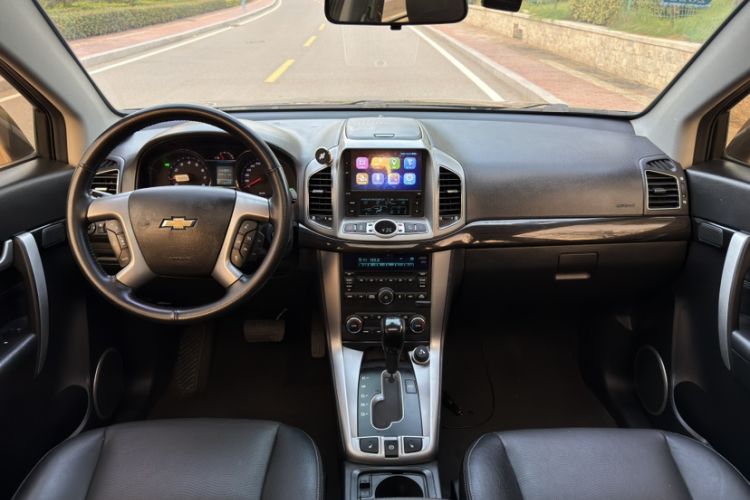 Used Chevrolet Captiva 2015 2.4L 4x4 Flagship Edition 7-Seater Interior 1
