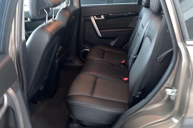 Used Chevrolet Captiva 2015 2.4L 4x4 Flagship Edition 7-Seater Interior 1