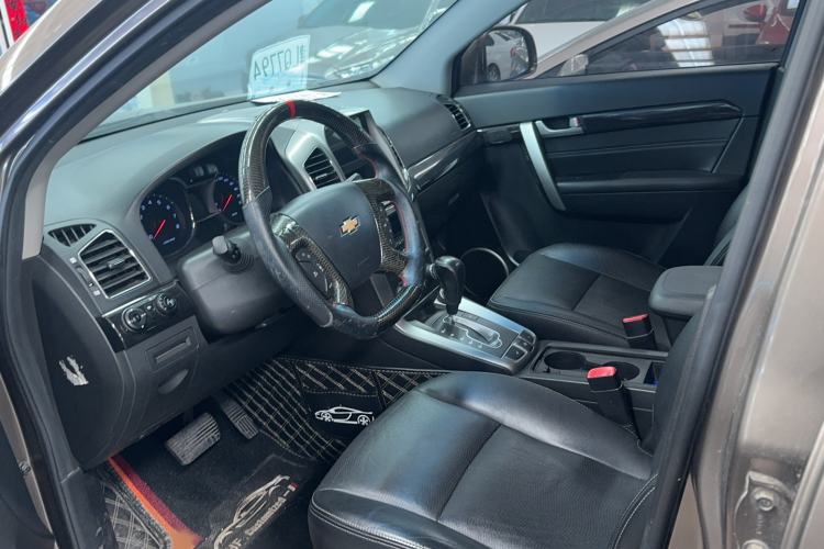 Used Chevrolet Captiva 2015 2.4L 4x4 Flagship Edition 7-Seater Interior 1