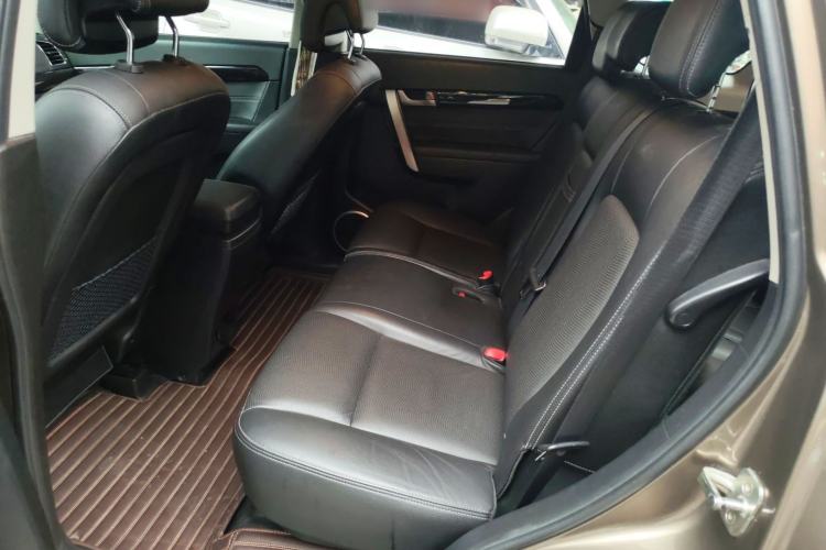 Used Chevrolet Captiva 2015 2.4L Two-Wheel Drive Urban Version 7 Seats Interior 1