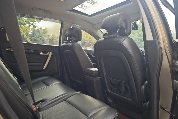 Used Chevrolet Captiva 2015 2.4L 4x4 Flagship Edition 7-Seater Interior 11