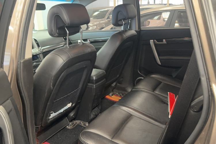 Used Chevrolet Captiva 2015 2.4L 4x4 Flagship Edition 7-Seater Interior 2