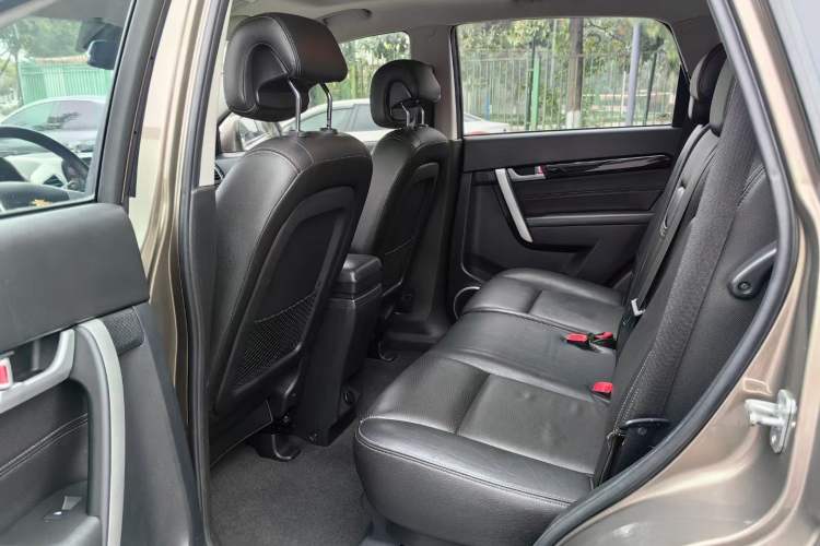 Used Chevrolet Captiva 2015 2.4L 4x4 Flagship Edition 7-Seater Interior 3