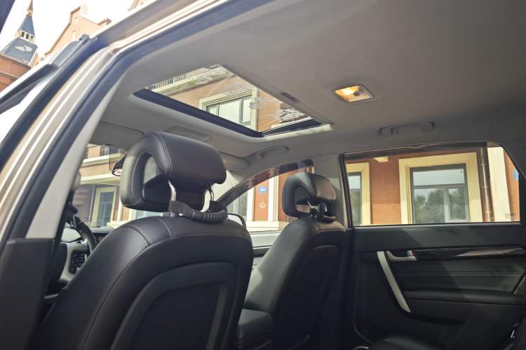 Used Chevrolet Captiva 2015 2.4L 4x4 Flagship Edition 7-Seater Interior 7