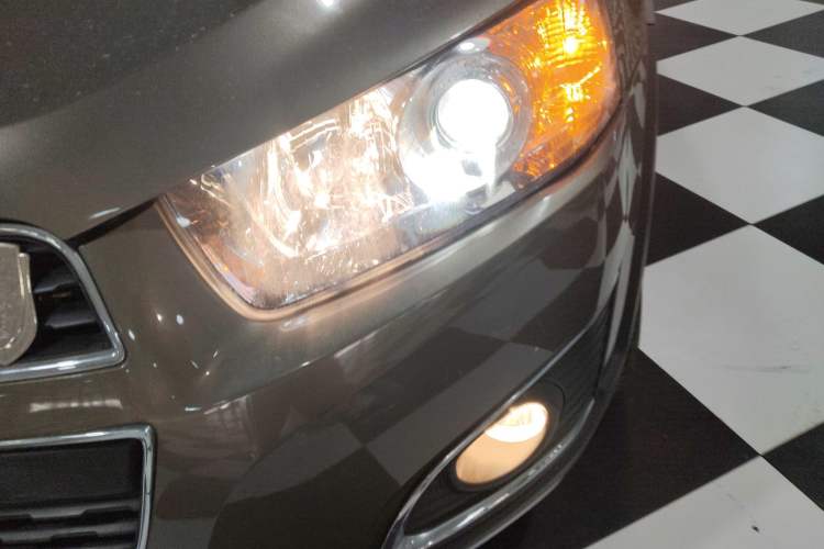 Used Chevrolet Captiva 2015 2.4L 4x4 Flagship Edition 7-Seater Left Front Headlight