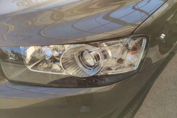 Used Chevrolet Captiva 2015 2.4L 4x4 Flagship Edition 7-Seater Left Front Headlight