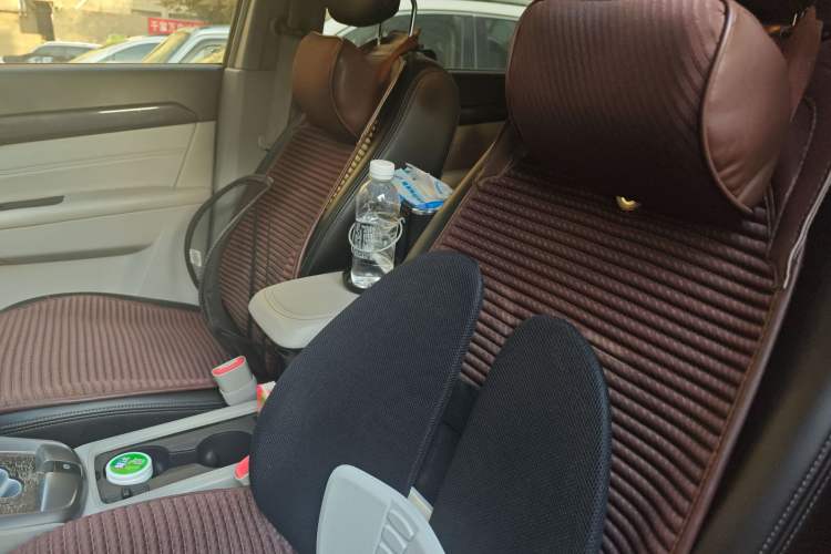 Used Chevrolet Captiva 2015 2.4L Two-Wheel Drive Urban Version 5 Seats Left Front Seat