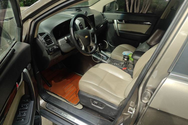 Used Chevrolet Captiva 2015 2.4L Two-Wheel Drive Urban Version 7 Seats Left Front Seat