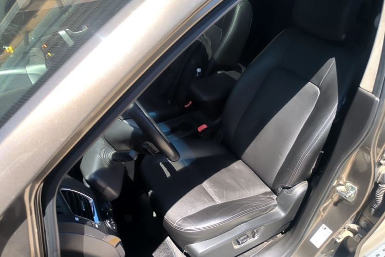Used Chevrolet Captiva 2015 2.4L 4x4 Flagship Edition 7-Seater Left Front Seat