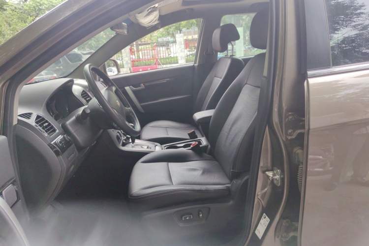 Used Chevrolet Captiva 2015 2.4L Two-Wheel Drive Urban Version 7 Seats Left Front Seat