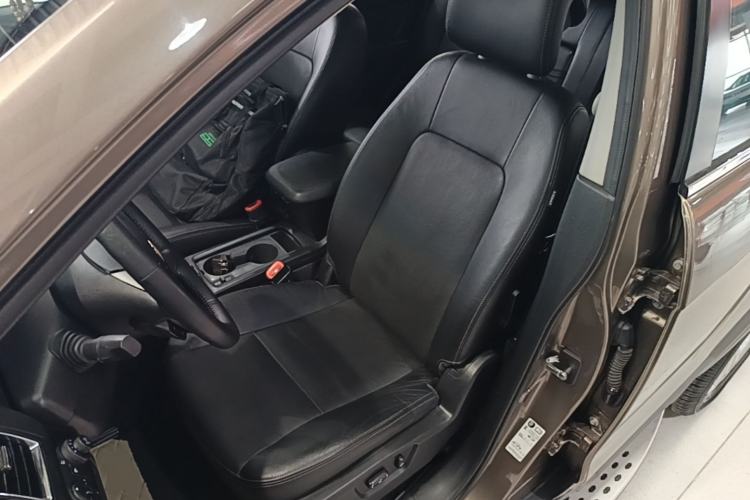 Used Chevrolet Captiva 2015 2.4L 4x4 Flagship Edition 7-Seater Left Front Seat