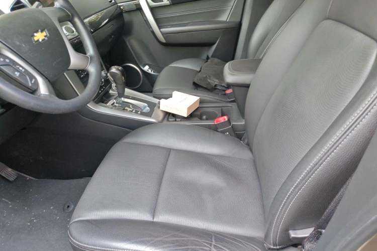 Used Chevrolet Captiva 2015 2.4L Two-Wheel Drive Urban Version 7 Seats Left Front Seat