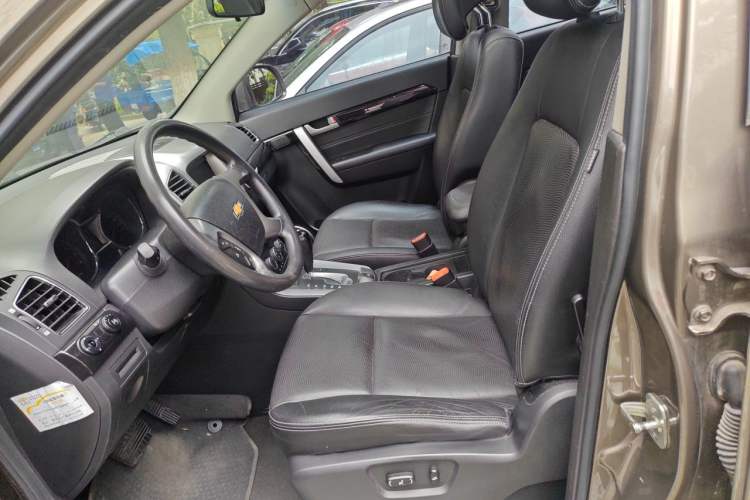 Used Chevrolet Captiva 2015 2.4L Two-Wheel Drive Urban Version 7 Seats Left Front Seat