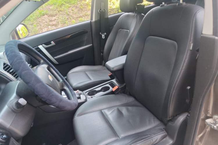 Used Chevrolet Captiva 2015 2.4L Two-Wheel Drive Urban Version 7 Seats Left Front Seat