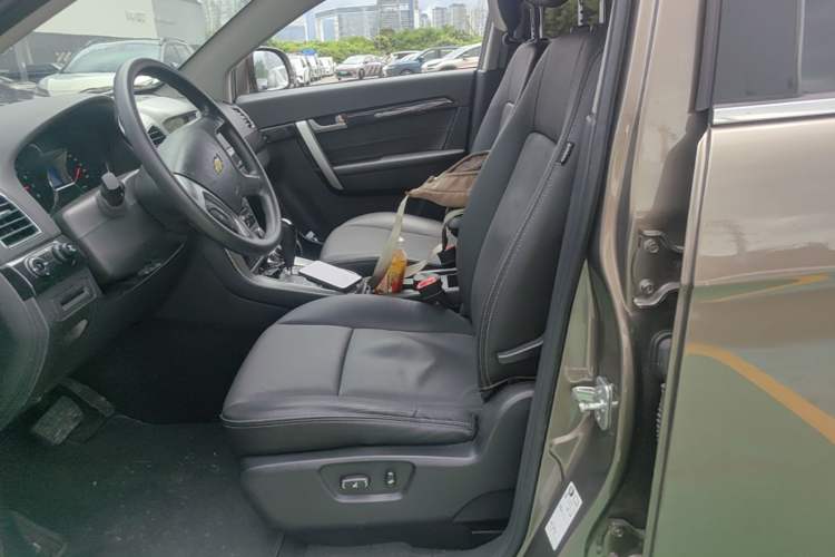 Used Chevrolet Captiva 2015 2.4L Two-Wheel Drive Urban Version 7 Seats Left Front Seat