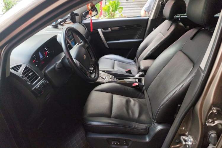 Used Chevrolet Captiva 2015 2.4L 4x4 Flagship Edition 7-Seater Left Front Seat