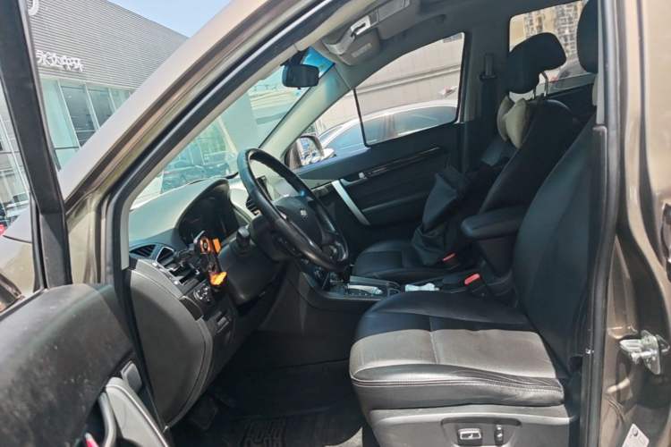 Used Chevrolet Captiva 2015 2.4L 4x4 Flagship Edition 7-Seater Left Front Seat