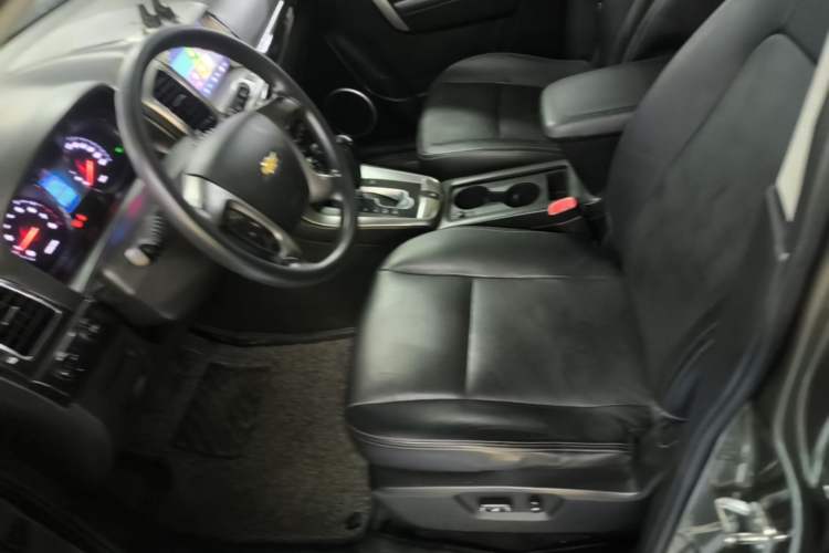 Used Chevrolet Captiva 2015 2.4L Two-Wheel Drive Urban Version 7 Seats Left Front Seat