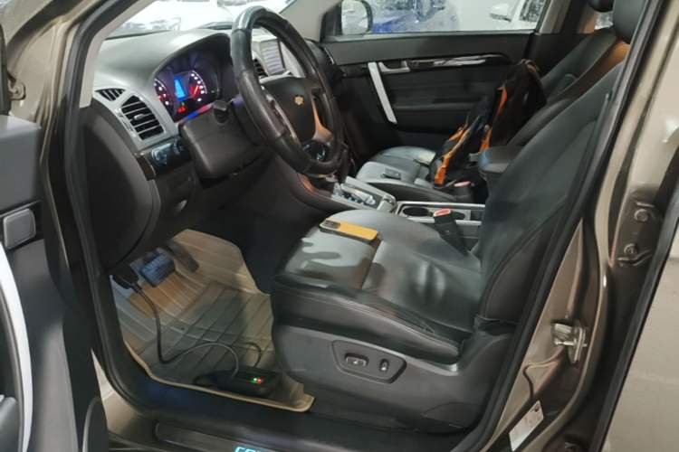 Used Chevrolet Captiva 2015 2.4L Two-Wheel Drive Urban Version 7 Seats Left Front Seat