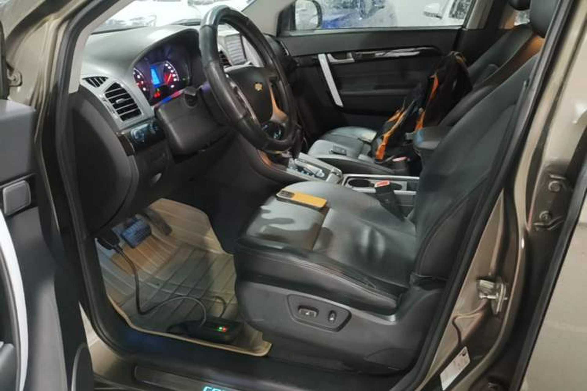 Used Chevrolet Captiva 2015 2.4L Two-Wheel Drive Urban Version 7 Seats Left Front Seat
