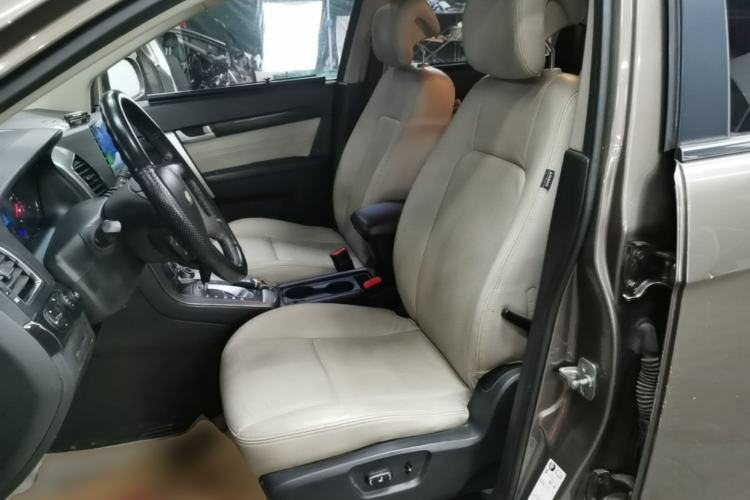 Used Chevrolet Captiva 2015 2.4L Two-Wheel Drive Urban Version 7 Seats Left Front Seat