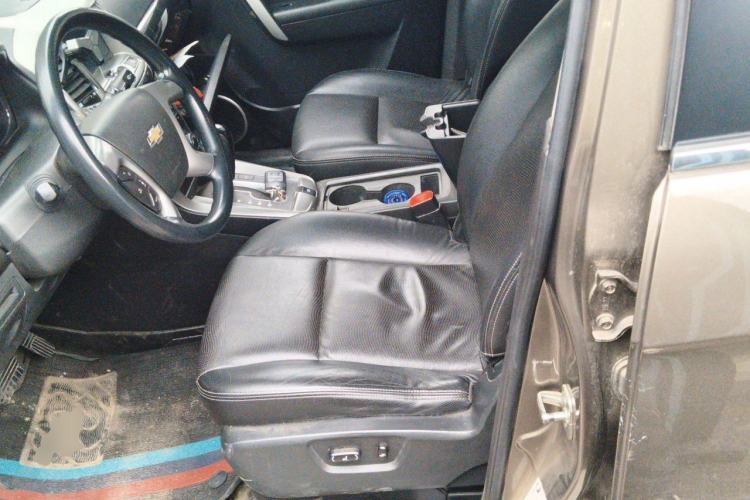 Used Chevrolet Captiva 2015 2.4L Two-Wheel Drive Urban Version 7 Seats Left Front Seat
