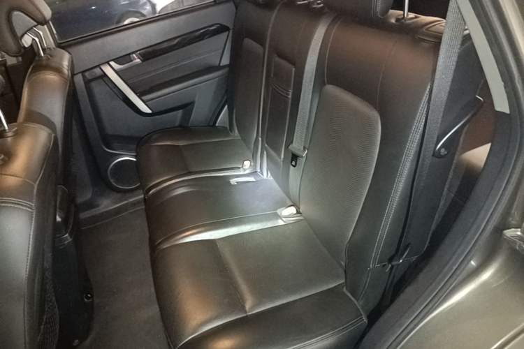 Used Chevrolet Captiva 2015 2.4L 4x4 Flagship Edition 7-Seater Left Rear Seat