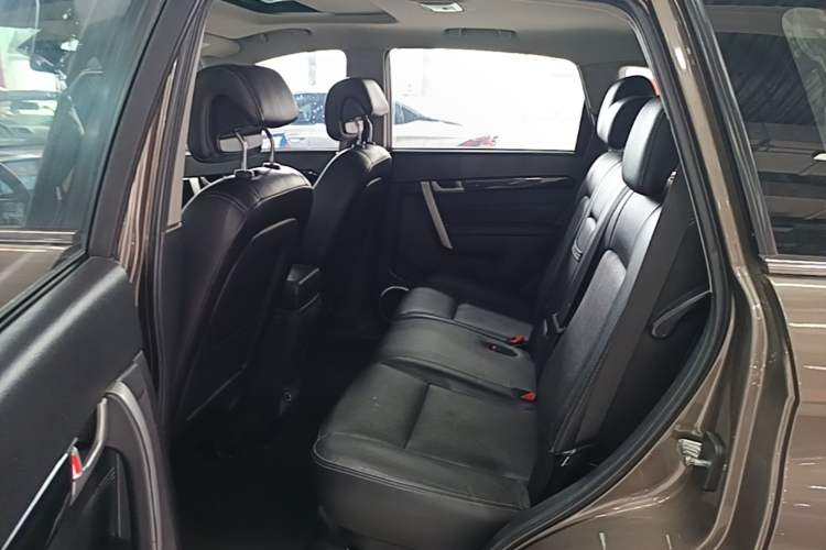 Used Chevrolet Captiva 2015 2.4L 4x4 Flagship Edition 7-Seater Left Rear Seat