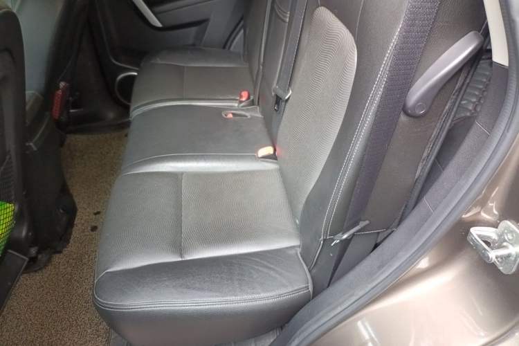 Used Chevrolet Captiva 2015 2.4L 4x4 Flagship Edition 7-Seater Left Rear Seat