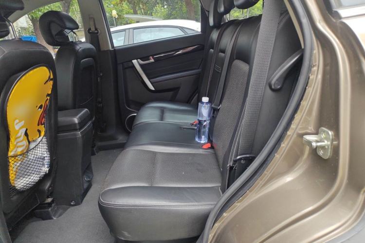 Used Chevrolet Captiva 2015 2.4L Two-Wheel Drive Urban Version 7 Seats Left Rear Seat