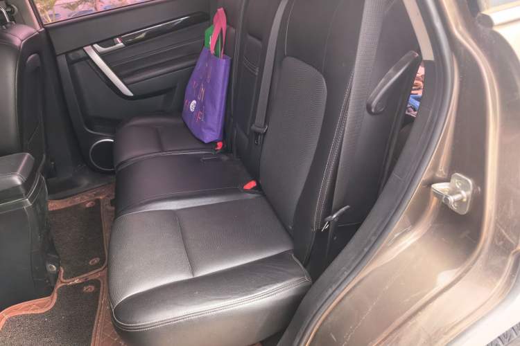 Used Chevrolet Captiva 2015 2.4L 4x4 Flagship Edition 7-Seater Left Rear Seat