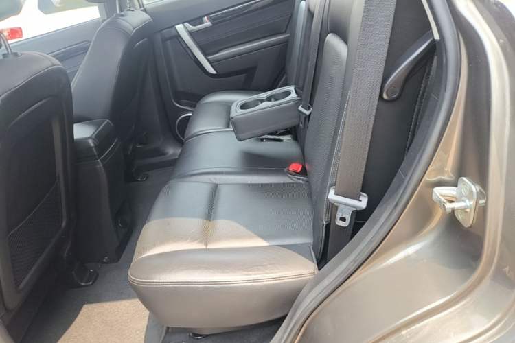 Used Chevrolet Captiva 2015 2.4L 4x4 Flagship Edition 7-Seater Left Rear Seat