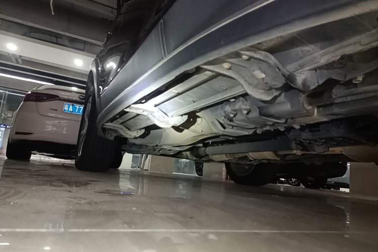 Used Chevrolet Captiva 2015 2.4L 4x4 Flagship Edition 7-Seater Left Side Sill