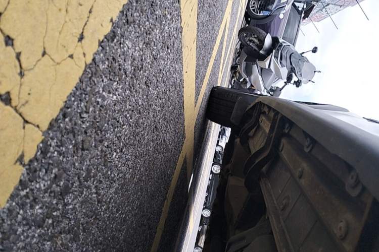 Used Chevrolet Captiva 2015 2.4L 4x4 Flagship Edition 7-Seater Left Side Sill
