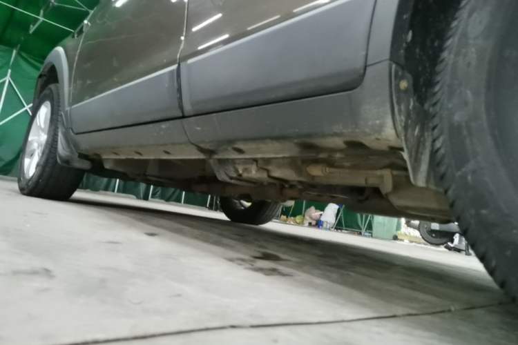 Used Chevrolet Captiva 2015 2.4L Two-Wheel Drive Urban Version 7 Seats Left Side Sill