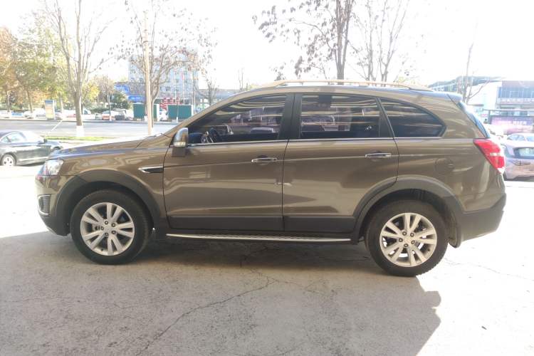 Used Chevrolet Captiva 2015 2.4L 4x4 Flagship Edition 7-Seater Left Side