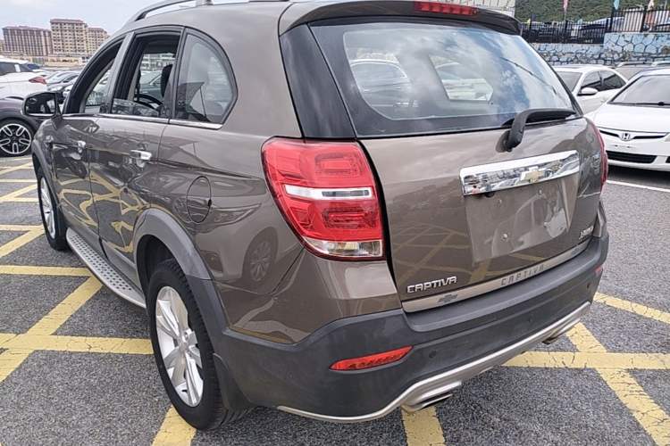 Used Chevrolet Captiva 2015 2.4L 4x4 Flagship Edition 7-Seater Rear Left 45 Deg