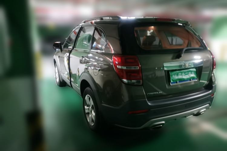 Used Chevrolet Captiva 2015 2.4L Two-Wheel Drive Urban Version 7 Seats Rear Left 45 Deg