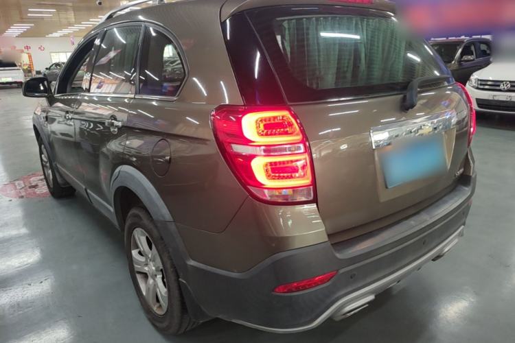 Used Chevrolet Captiva 2015 2.4L Two-Wheel Drive Urban Version 7 Seats Rear Left 45 Deg