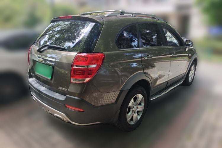 Used Chevrolet Captiva 2015 2.4L Two-Wheel Drive Urban Version 7 Seats Rear Right 45 Deg