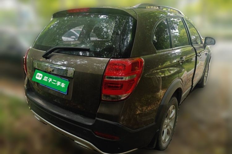 Used Chevrolet Captiva 2015 2.4L Two-Wheel Drive Urban Version 7 Seats Rear Right 45 Deg