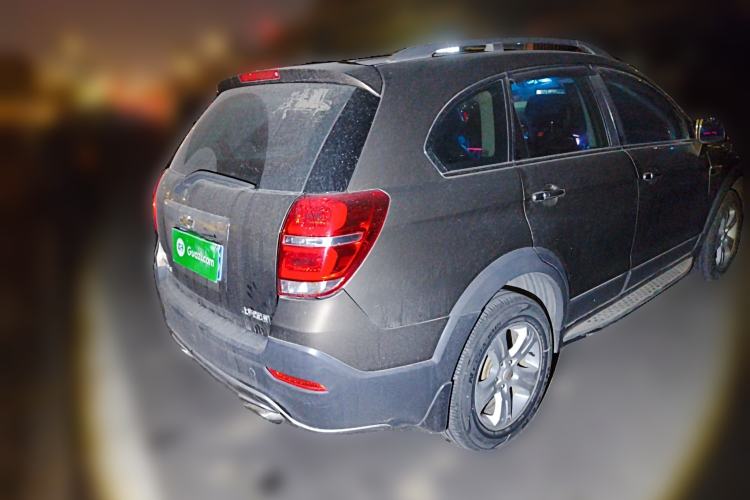 Used Chevrolet Captiva 2015 2.4L Two-Wheel Drive Urban Version 7 Seats Rear Right 45 Deg