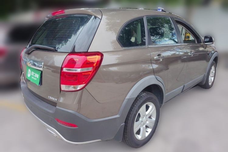Used Chevrolet Captiva 2015 2.4L Two-Wheel Drive Urban Version 7 Seats Rear Right 45 Deg