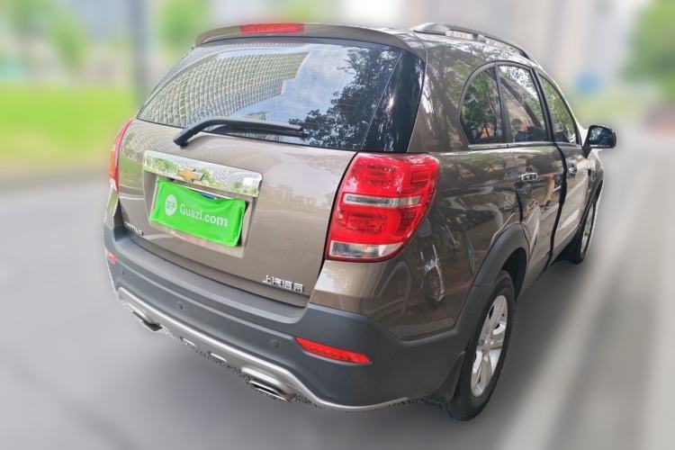 Used Chevrolet Captiva 2015 2.4L Two-Wheel Drive Urban Version 7 Seats Rear Right 45 Deg