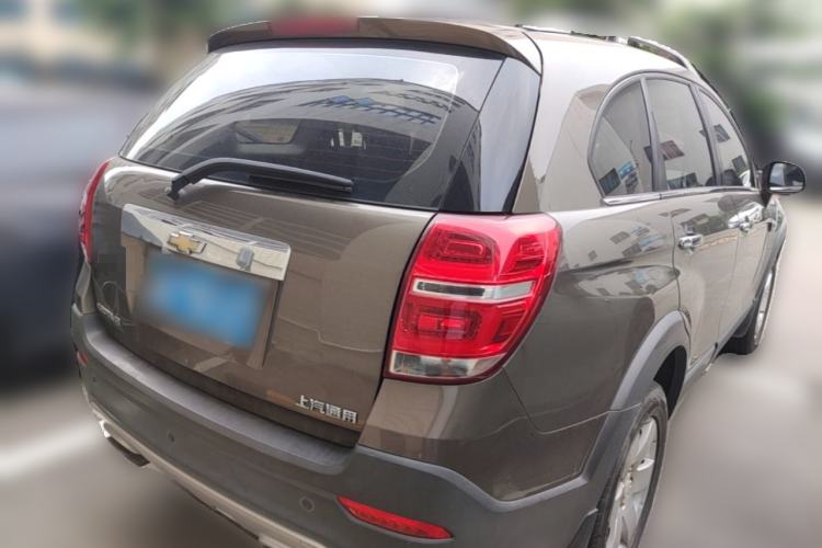 Used Chevrolet Captiva 2015 2.4L Two-Wheel Drive Urban Version 7 Seats Rear Right 45 Deg