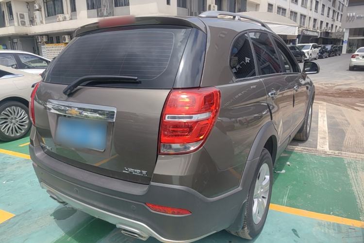 Used Chevrolet Captiva 2015 2.4L Two-Wheel Drive Urban Version 7 Seats Rear Right 45 Deg