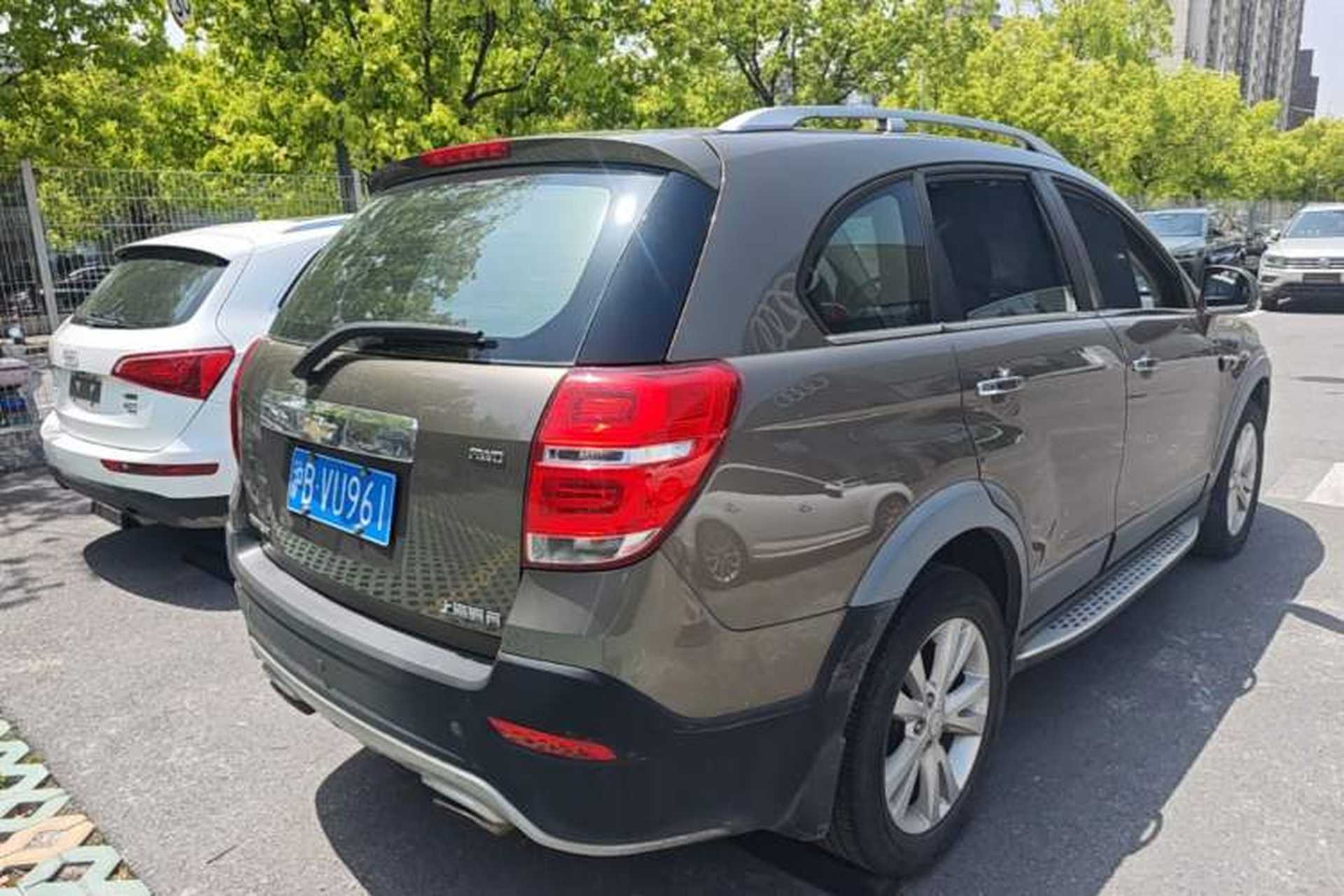 Used Chevrolet Captiva 2015 2.4L 4x4 Flagship Edition 7-Seater Rear Right 45 Deg