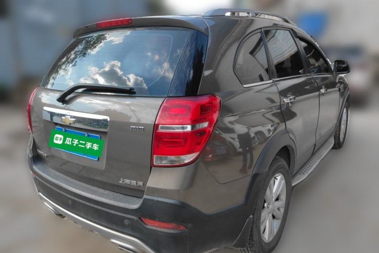 Used Chevrolet Captiva 2015 2.4L 4x4 Flagship Edition 7-Seater Rear Right 45 Deg