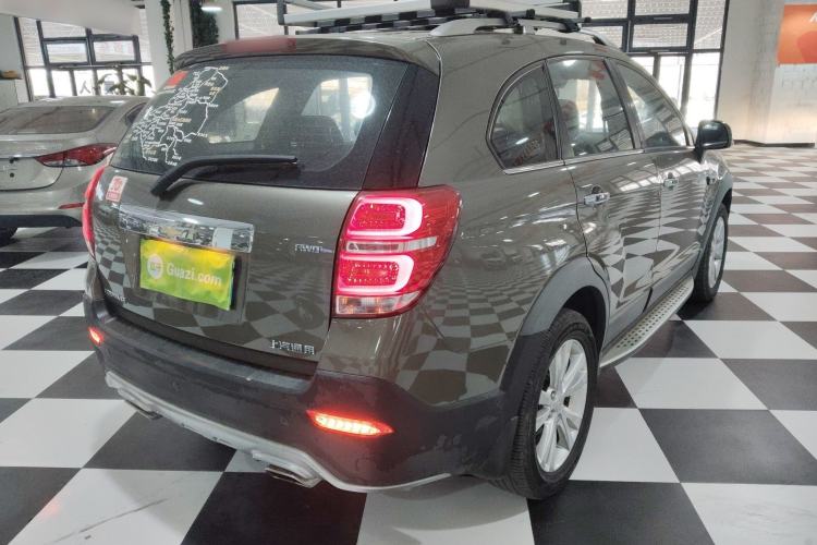 Used Chevrolet Captiva 2015 2.4L 4x4 Flagship Edition 7-Seater Rear Right 45 Deg