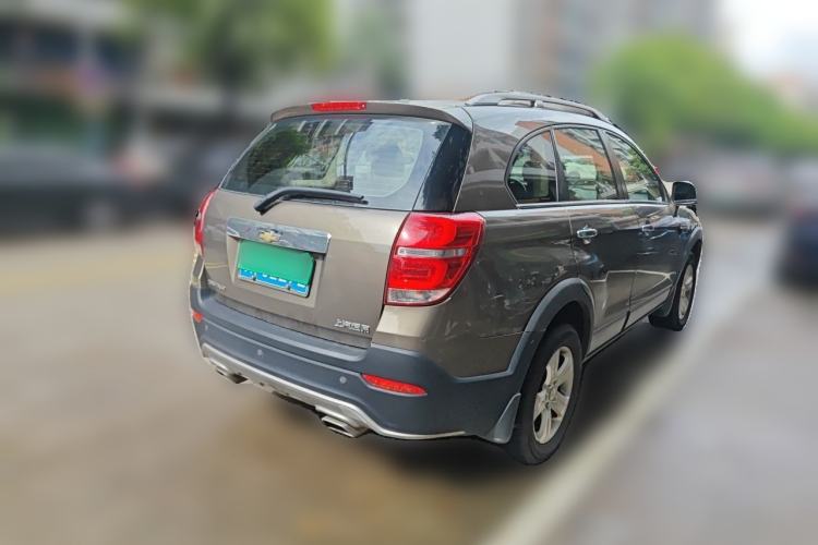 Used Chevrolet Captiva 2015 2.4L Two-Wheel Drive Urban Version 7 Seats Rear Right 45 Deg